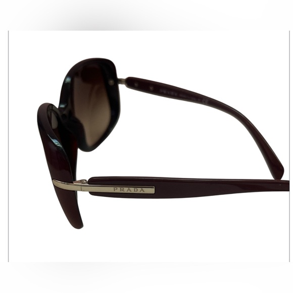 Prada sunglasses excellent condition - Picture 4 of 11